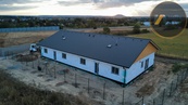 RD s bytovou jednotkou 5+kk (123m2), levá část domu, Mělník (situovaný mezi ulicí Na Průhoně a Pod Sirotčí)., cena 9950000 CZK / objekt, nabízí 