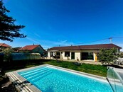 Prodej rodinného domu 133m2 na pozemku 712m2 v obci Zálezlice, cena 9990000 CZK / objekt, nabízí 
