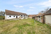 Vlastní bydlení - zemědělská usedlost č.p. 8 Třebnice u Sedlčan, okr. Příbram, cena 4500000 CZK / objekt, nabízí 
