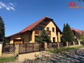 Prodej rodinného domu v Mochově, okres Praha východ, cena 17500000 CZK / objekt, nabízí 
