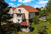 Rodinný dům pro podnikání, s garáží, sklepy a zahradou, Kladno Švermov, cena 9990000 CZK / objekt, nabízí