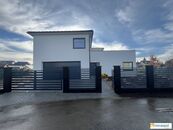 Prodej novostavby RD 286 m2 + 79 m2 terasa, pozemek 1173 m2, Sulice-Hlubočinka, okres Praha východ., cena 24000000 CZK / objekt, nabízí 