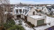 Moderní rodinný dům 5+kk s dvojgaráží a pozemkem 964 m2 ve vilové čtvrti, Černošice, cena 24000000 CZK / objekt, nabízí 