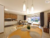 Pronájem RD 3+kk (104 m2) / terasa, pergola, 2x park. stání, zahrada, vše na pozemku cca 160 m2, cena 22000 CZK / objekt / měsíc, nabízí