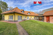 Prodej rodinného domu, 478 m2, Veleň, ul. Na návsi, cena 25999000 CZK / objekt, nabízí 