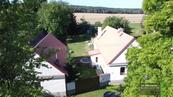 Prodej dvojdomu 2+1, pozemek 932m2, s garáží ,dílnou, sklady., cena 3600000 CZK / objekt, nabízí