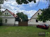 Prodej dvojdomu 2+1, pozemek 932m2, s garáží ,dílnou, sklady., cena 3600000 CZK / objekt, nabízí