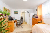 Prodej chaty k trvalému bydlení o zast. ploše 40m2 se zahradou 781m2, cena 3450000 CZK / objekt, nabízí