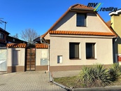 Lysá nad Labem, Pronájem RD 5+kk (192 m2) s dvougaráží, pergolou a pozemkem 150 m2, cena 35000 CZK / objekt / měsíc, nabízí