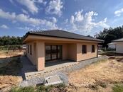 Prodej rodinného domu 120 m, pozemek 900 m, cena cena v RK, nabízí 